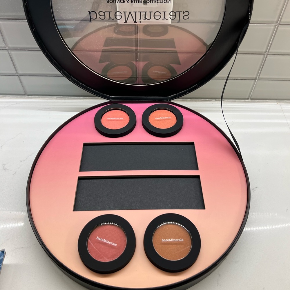 Brand new never used Bare minerals blush set